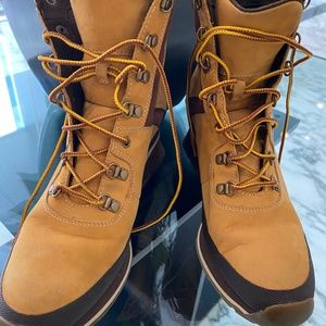 TIMBERLAND  Size 7 1/2 wedge heel 3 inches